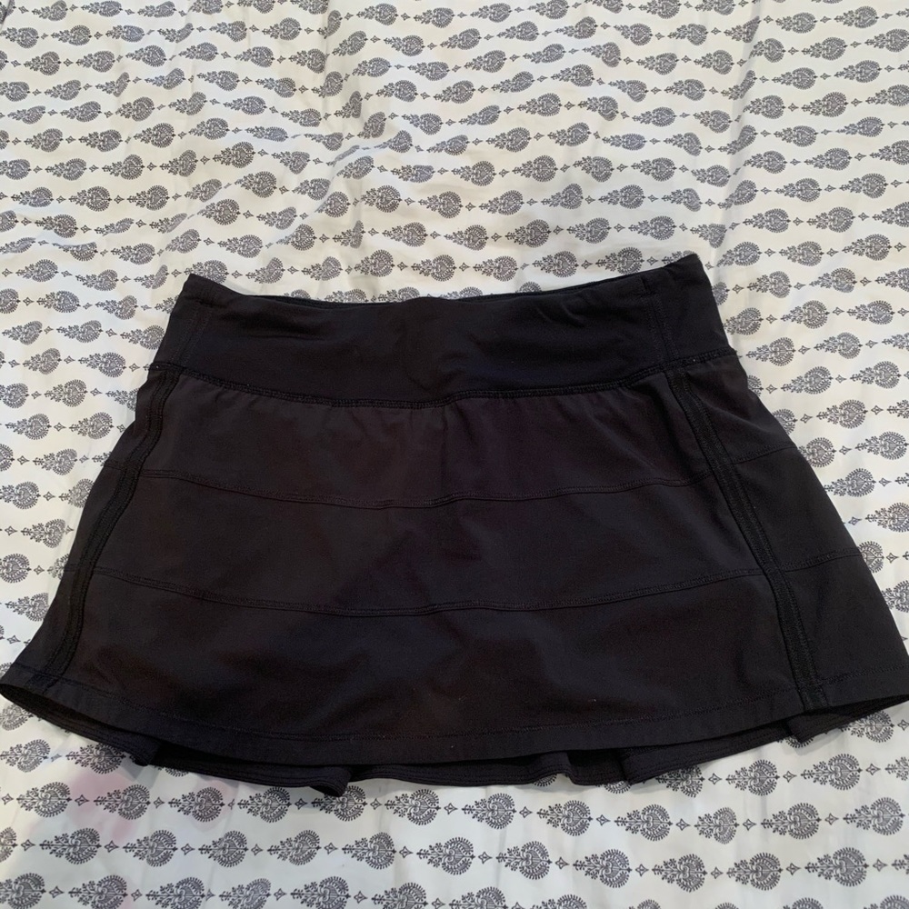 My favorite Solid Black Lululemon Skort😌